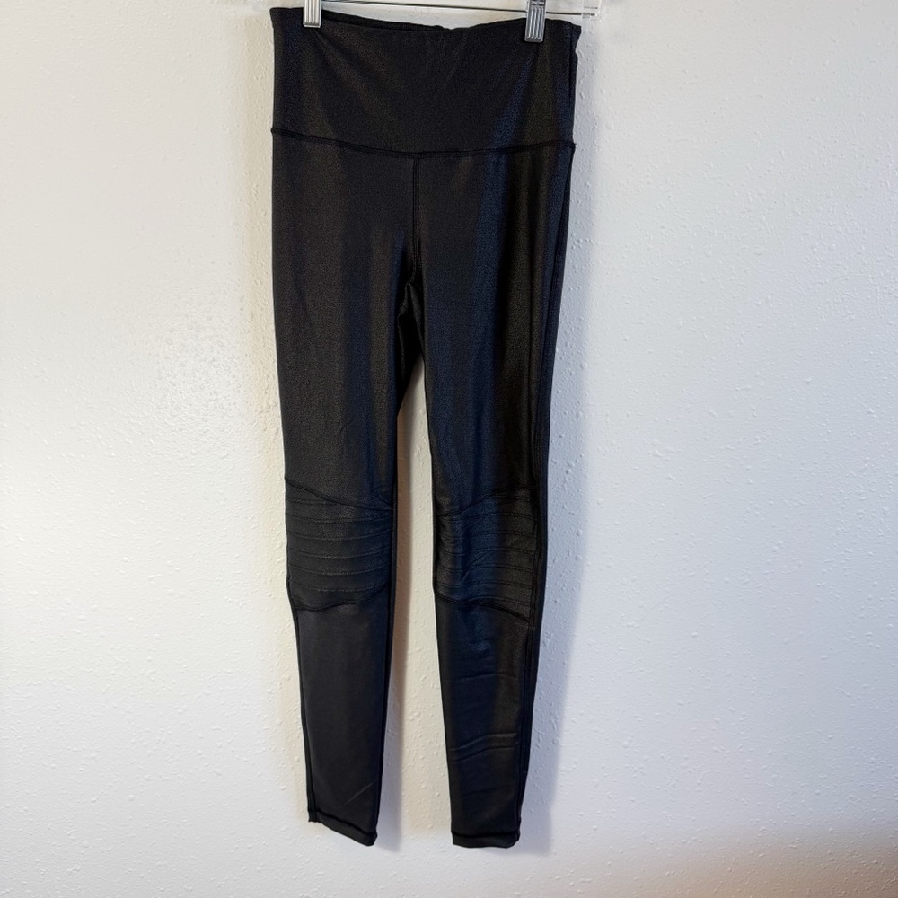 Black High-Waisted‎ Leggings